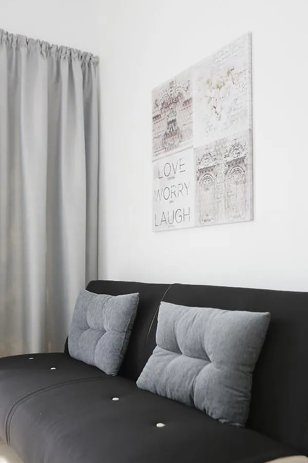 Ξενοδοχείο με διαμερίσματα California Rooms